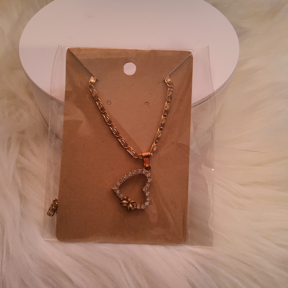 10/$10 ♥️Gold  Color Heart Pendant Necklace♥️